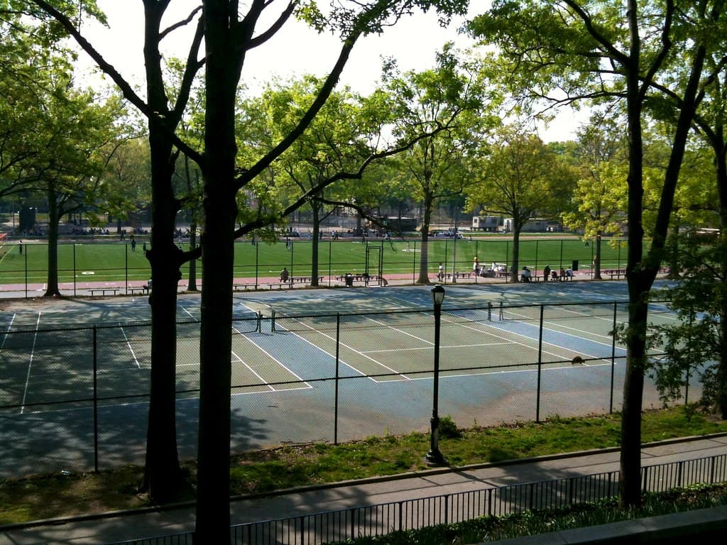 Tennis courts at Williamsbridge Oval