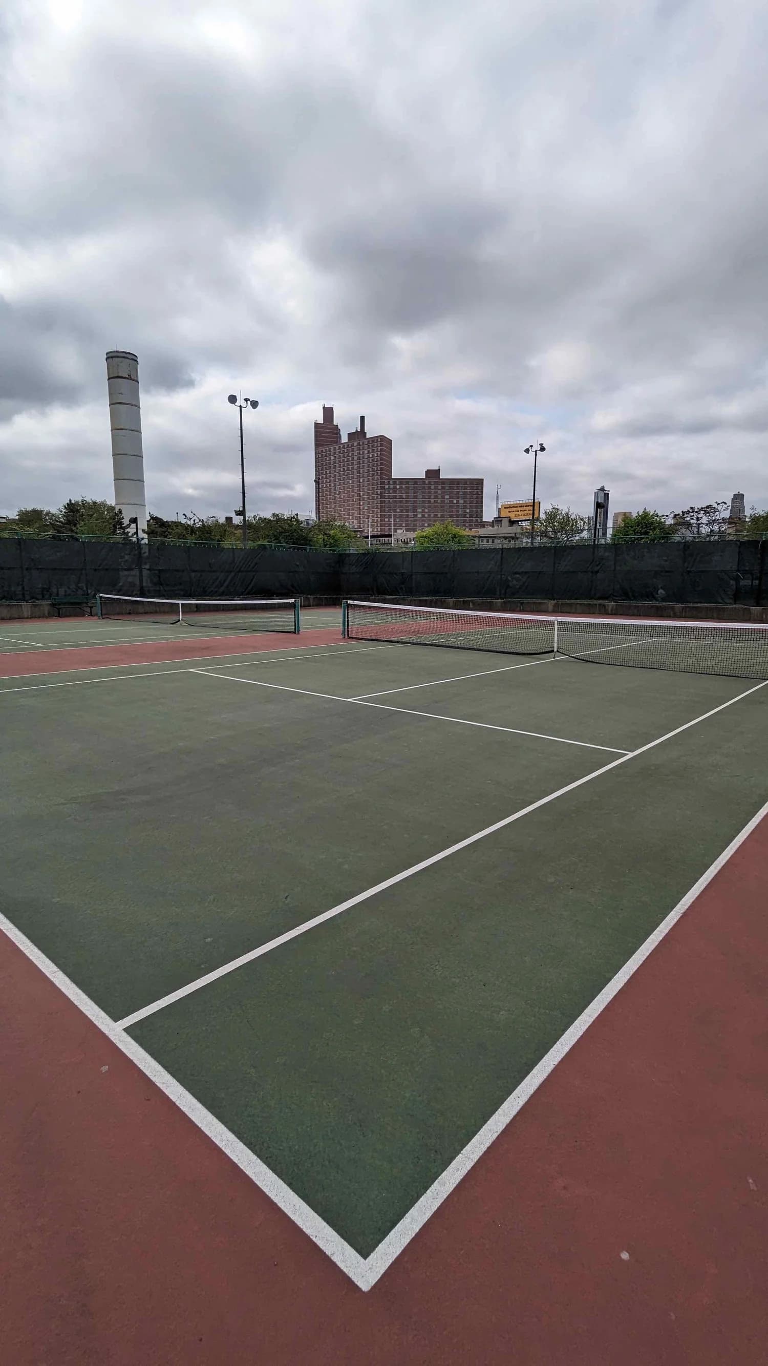 Tennis courts at Riverbank State Park