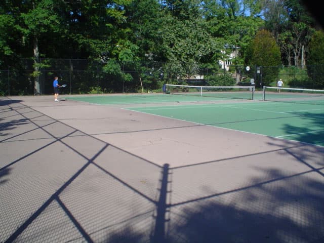 Tennis courts at Wolfe's Pond Park