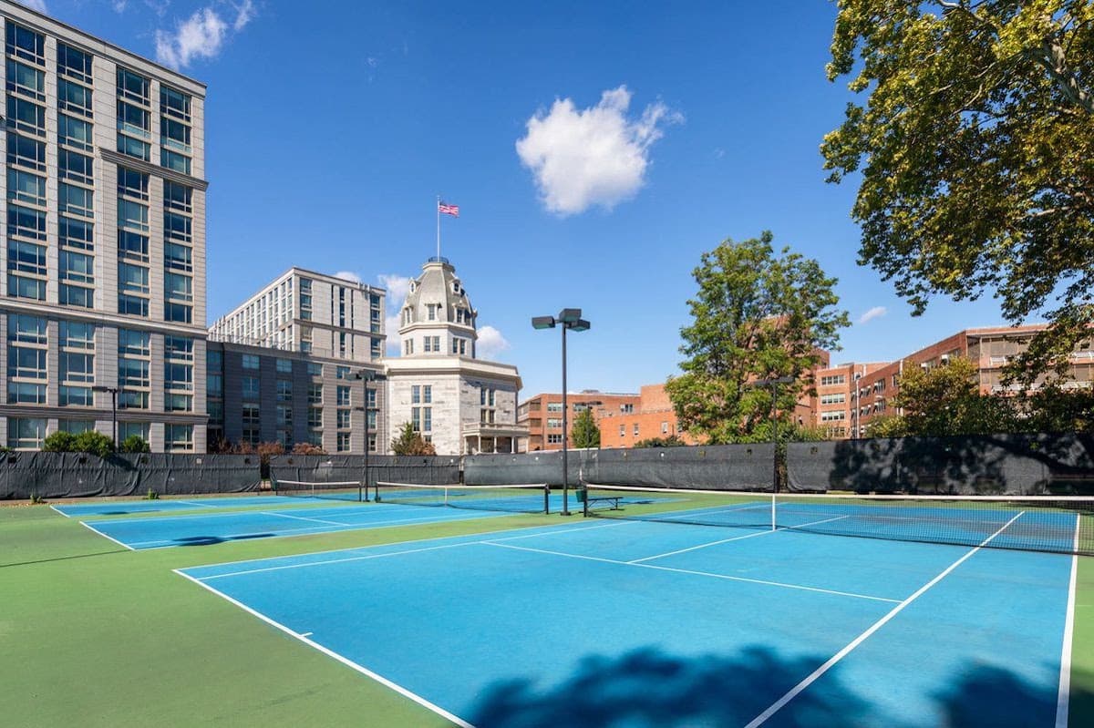 Tennis courts at Octagon Courts, Roosevelt Island