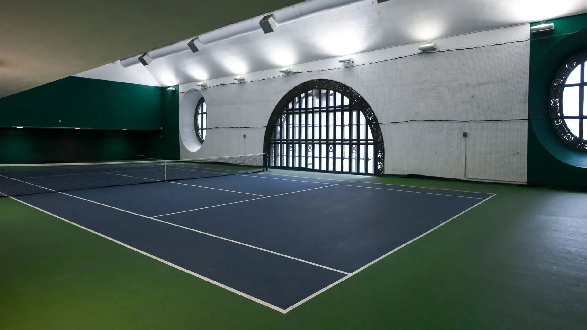 Tennis courts at Vanderbilt Tennis Club at Grand Central