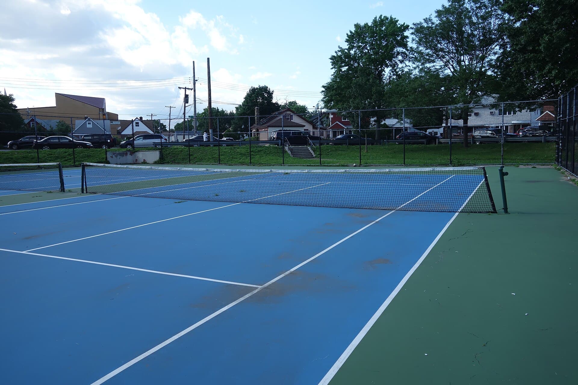 Tennis courts at Archie Spigner Park (St. Albans)